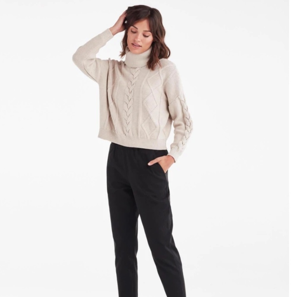 Vetta Cropped Cable Knit Sweater